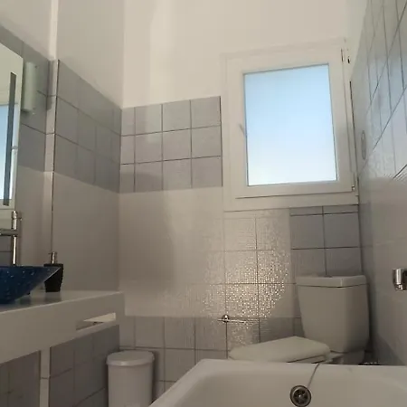 Rhombus By The Sea Apartment *