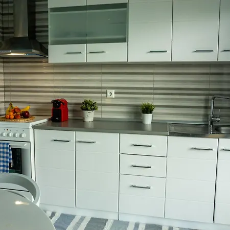 Apartment Rhombus By The Sea