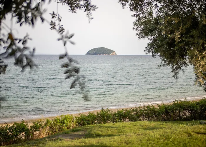 Rhombus By The Sea *